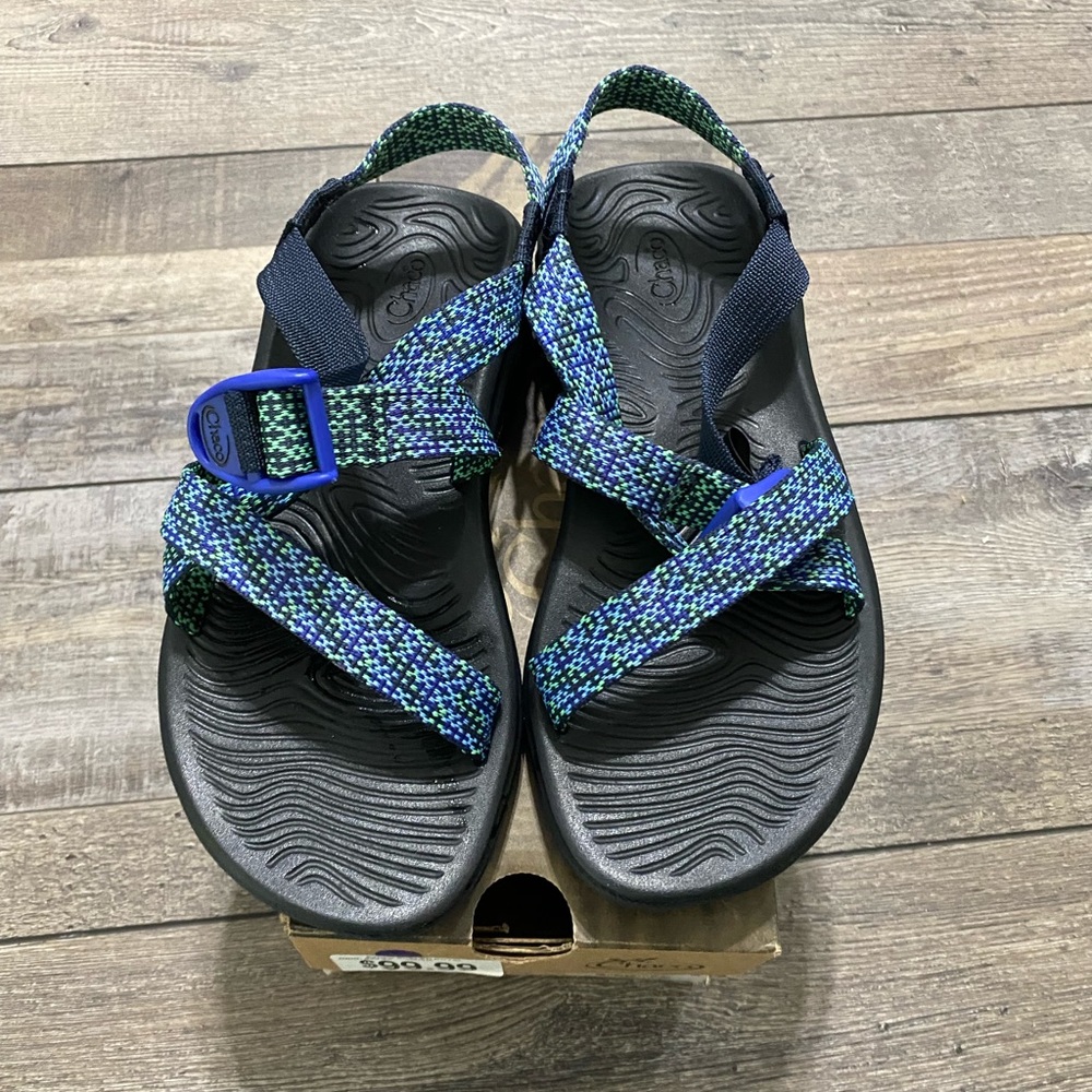 NWB Chaco Zvolv sandal